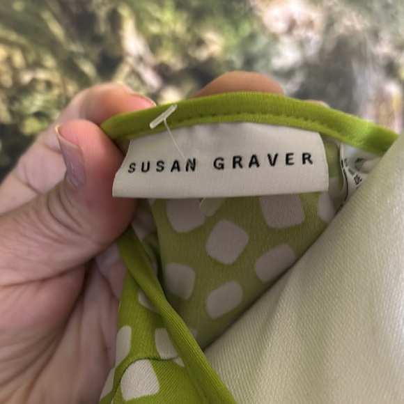 Green and White Patterned Women's Top - Picture 4 of 7